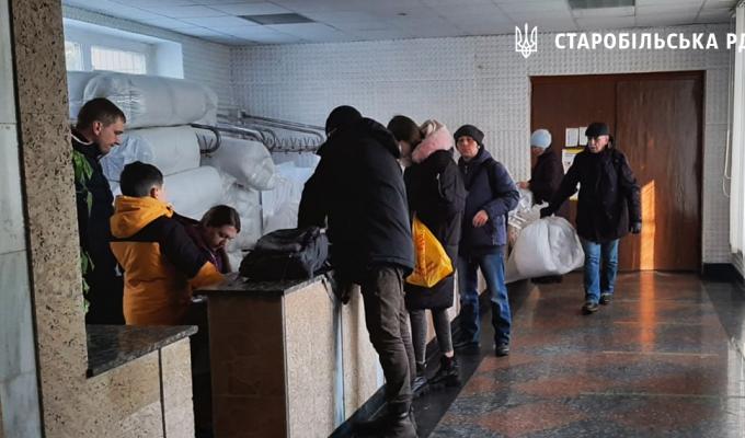 Працюють гуманітарні хаби для мешканців Луганщини Працюють гуманітарні хаби для мешканців Луганщини