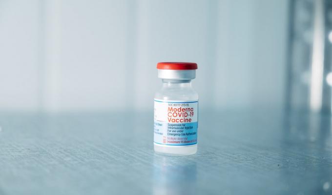 Захистіть свій колектив від COVID-19 - запишіться на вакцинацію мобільною бригадою Захистіть свій колектив від COVID-19 - запишіться на вакцинацію мобільною бригадою