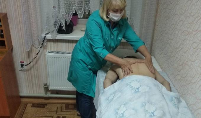 На базі відділення денного перебування КУ «Терцентр» (клуб «Ветеран») надаються медичні послуги з масажу та вимірювання тиску На базі відділення денного перебування КУ «Терцентр» (клуб «Ветеран») надаються медичні послуги з масажу та вимірювання тиску