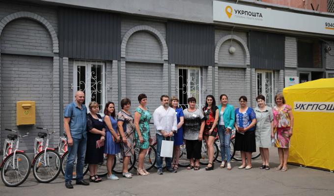Кращі сільські поштові відділення Луганщини отримали від Сергія Гайдая велосипеди Кращі сільські поштові відділення Луганщини отримали від Сергія Гайдая велосипеди