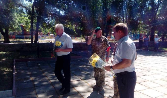 День Скорботи і вшанування пам’яті жертв війни в Україні День Скорботи і вшанування пам’яті жертв війни в Україні