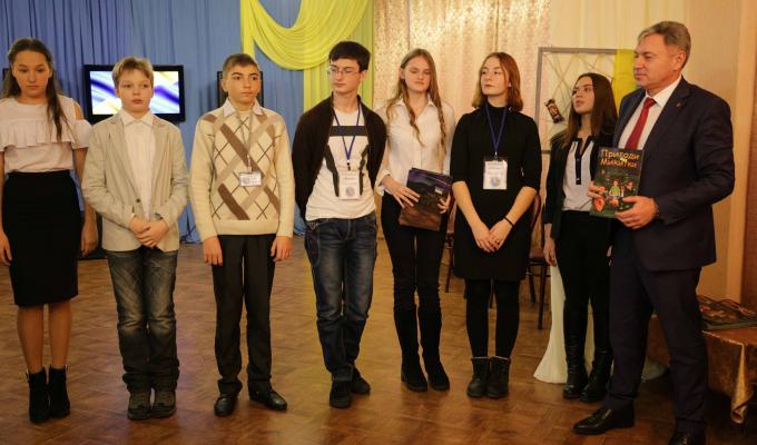 Кожний першачок Луганщини отримає патріотичні комікси "Пригоди Микитки" Кожний першачок Луганщини отримає патріотичні комікси "Пригоди Микитки"