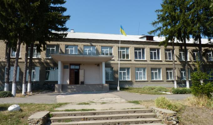Будівлі ліквідованих шкіл дозволять здавати в оренду Будівлі ліквідованих шкіл дозволять здавати в оренду
