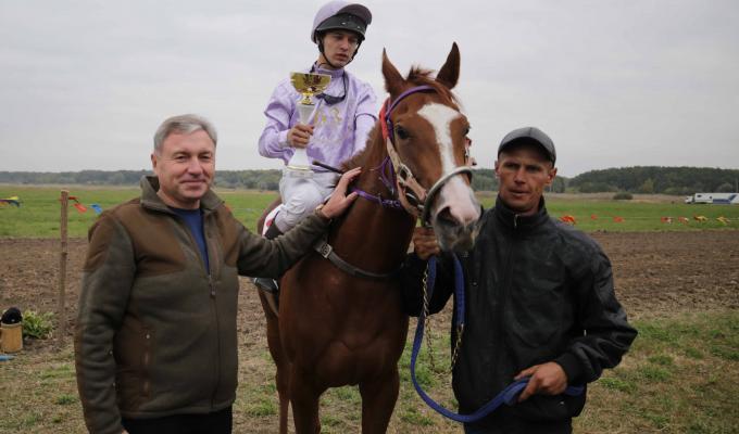 Юрій Гарбуз привітав колектив Деркульського кінного заводу із 250-річчям Юрій Гарбуз привітав колектив Деркульського кінного заводу із 250-річчям