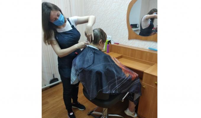 Безкоштовні основі послуги перукаря Безкоштовні основі послуги перукаря