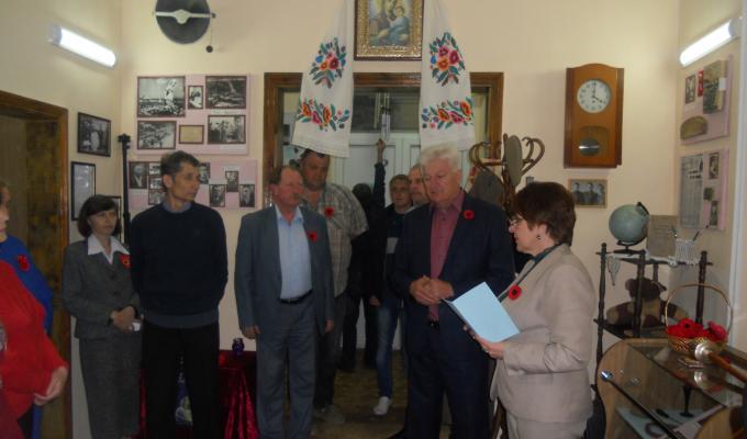 "Перша хвилина миру" "Перша хвилина миру"