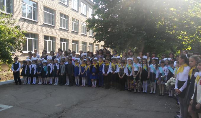 Керівництво району привітало випускників, школярів та педагогічні колективи шкіл району з останнім дзвоником Керівництво району привітало випускників, школярів та педагогічні колективи шкіл району з останнім дзвоником