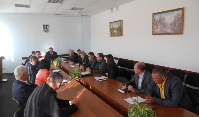 Засідання районного штабу з питань готовності об’єктів соціальної сфери, житлово-комунального господарства та енергопостачання у осінньо-зимовий період. Засідання районного штабу з питань готовності об’єктів соціальної сфери, житлово-комунального господарства та енергопостачання у осінньо-зимовий період.