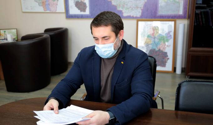 Медики Луганщини першими в Україні застраховані від COVID-19 Медики Луганщини першими в Україні застраховані від COVID-19