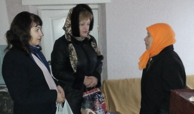 Привітали матір та доньку загиблого героя Привітали матір та доньку загиблого героя