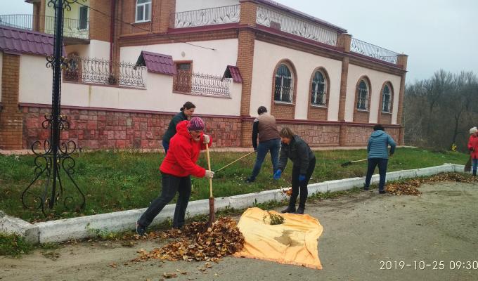 Працівники КУ «Терцентр» прийняли активну участь у прибиранні та благоустрію прилеглих територій міста Працівники КУ «Терцентр» прийняли активну участь у прибиранні та благоустрію прилеглих територій міста