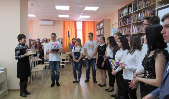 В Старобільській центральній районній бібліотеці пройшла гра-дослідження «Якби я був мером» В Старобільській центральній районній бібліотеці пройшла гра-дослідження «Якби я був мером»