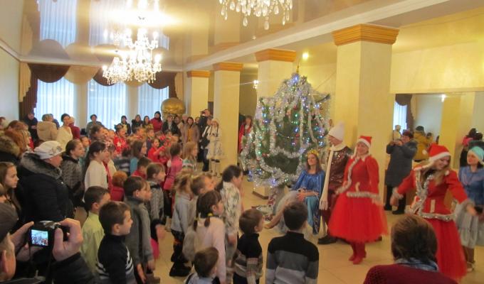 Різдвяне свято для дітлахів Різдвяне свято для дітлахів