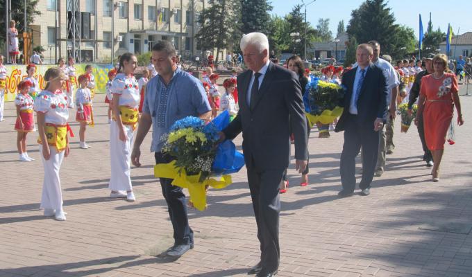 Урочисте підняття Державного Прапора України Урочисте підняття Державного Прапора України