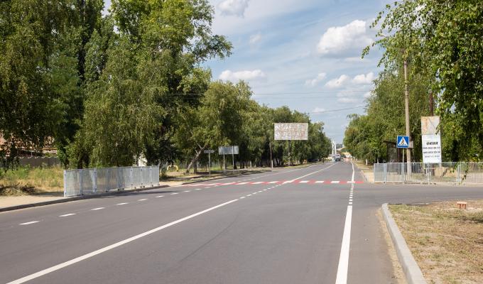 Про облаштування зупинок загального користування огорожами перильного типу на дорозі Н-21 Про облаштування зупинок загального користування огорожами перильного типу на дорозі Н-21
