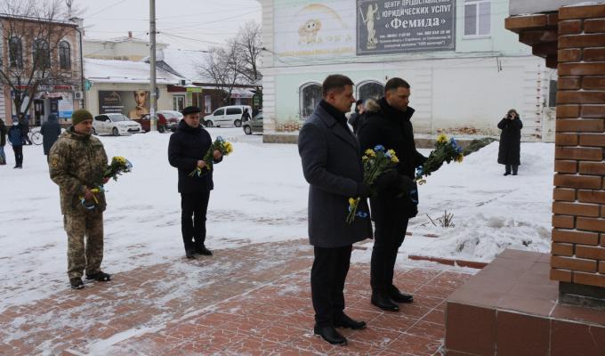 Відзначили День Соборності України та 79 річниці визволення Старобільська від німецько-фашистських загарбників Відзначили День Соборності України та 79 річниці визволення Старобільська від німецько-фашистських загарбників
