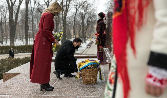 Президентське подружжя вшанувало пам’ять Тараса Шевченка