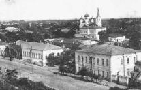 Будівля повітової земської управи (сучасні вул. Центральна та В.Садова). Фото 1911 р. Будівля повітової земської управи (сучасні вул. Центральна та В.Садова). Фото 1911 р.