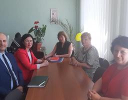 Зустріч заступника голови Старобільської РДА Олени Григоренко з Генеральним директором Міжнародної благодійної організації «СОС Дитячі містечка Україна» Сергієм Лукашовим  та директором БО «ЛОВ «МБО «БФ «СОС Дитяче містечко» Л