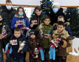 На Новопсковщині привітали з Новим роком діточок в прийомних сім’ях