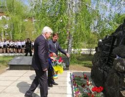 Почесна хода членів громадської організації «Ветеранів і інвалідів Союз Чорнобиль України Старобільського району»