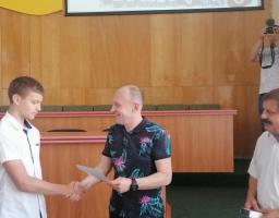 ВІДБУЛАСЯ ЗУСТРІЧ ГОЛІВ СТАРОБІЛЬСЬКОЇ РАЙОННОЇ ДЕРЖАВНОЇ АДМІНІСТРАЦІЇ ЄВГЕНА ПОГОРЄЛОГО ТА РАЙОННОЇ РАДИ МИКОЛИ КУЛАЧКИ  З ОБДАРОВАНИМИ УЧНЯМИ