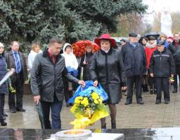 Покладання квітів з нагоди Дня визволення України від фашистських загарбників