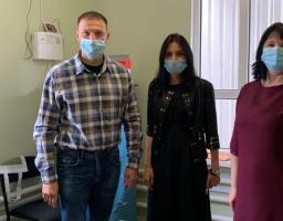 У Старобільський ЦПМСД передали мобільний кондиціонер для центру вакцинації