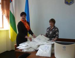 КУ "Старобільський територіальний центр соціального обслуговування" отримала від СТОВ «Агродар» захисні комбінезони та засоби індивідуального захисту для соціальних робітників