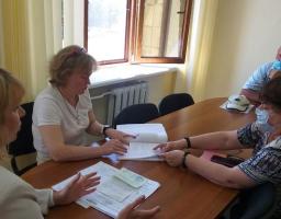 Розглянули звернення громадян на Урядову гарячу лінію 1545